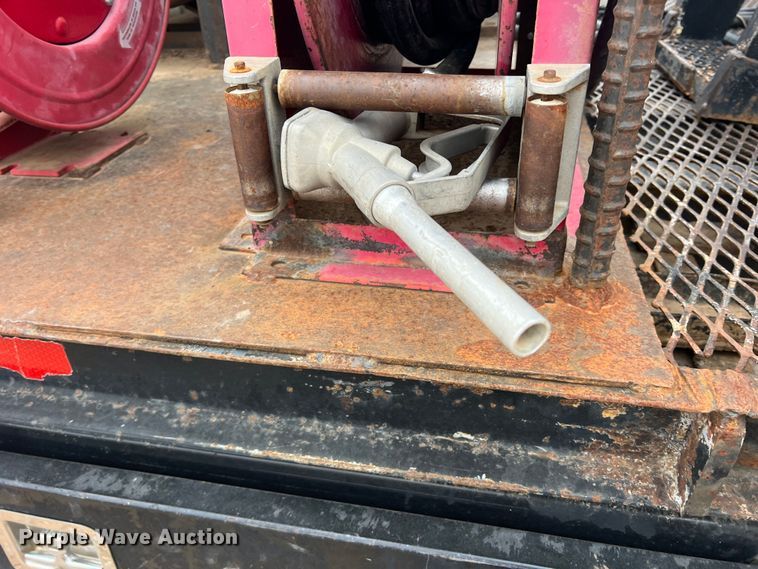 image for item DN3100 1995 International 4900  fuel / lube truck