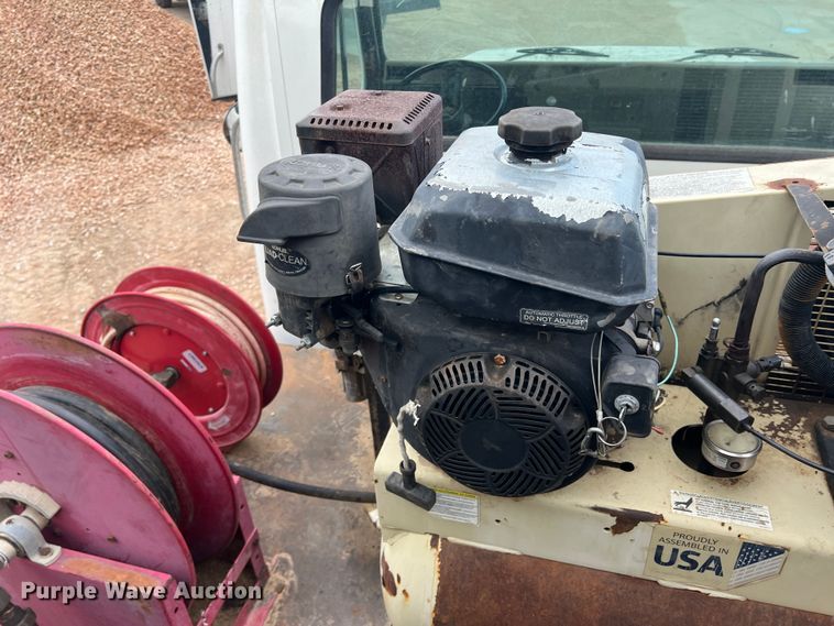 image for item DN3100 1995 International 4900  fuel / lube truck