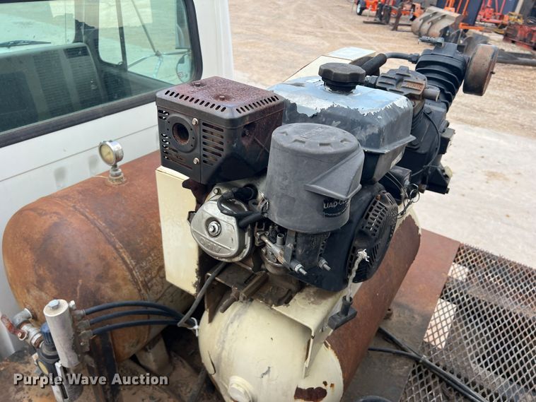 image for item DN3100 1995 International 4900  fuel / lube truck