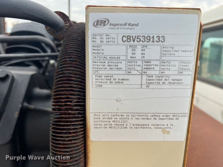 image for item DN3100 1995 International 4900  fuel / lube truck