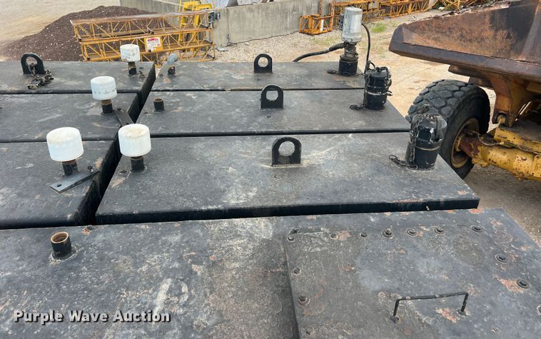 image for item DN3100 1995 International 4900  fuel / lube truck