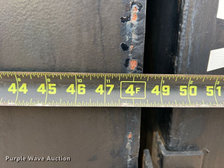 image for item DN3100 1995 International 4900  fuel / lube truck