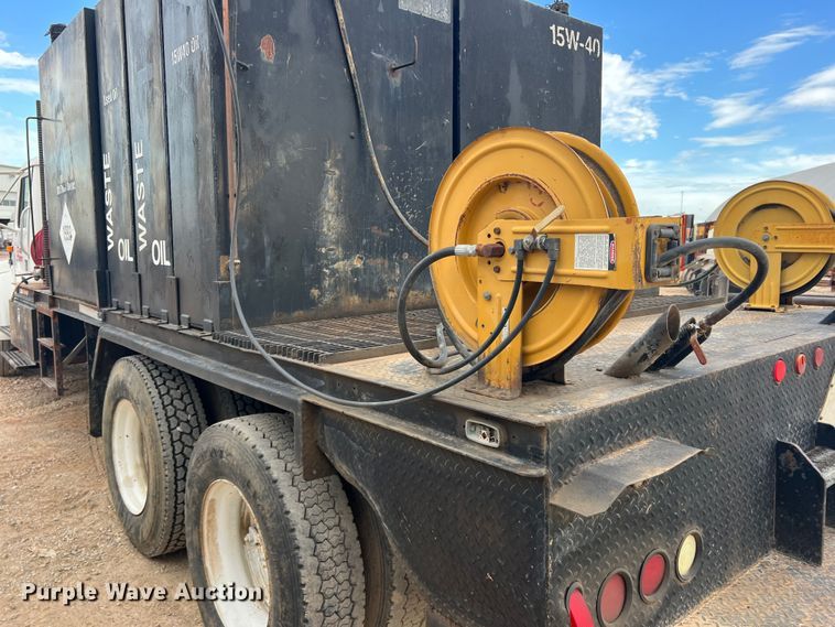 image for item DN3100 1995 International 4900  fuel / lube truck