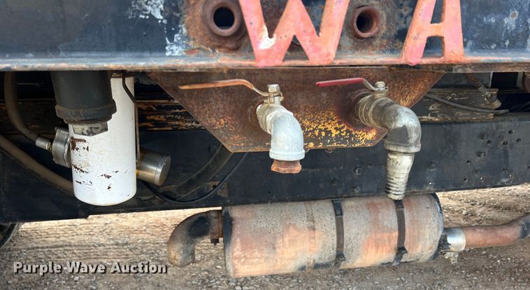 image for item DN3100 1995 International 4900  fuel / lube truck