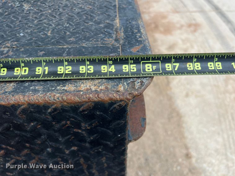 image for item DN3100 1995 International 4900  fuel / lube truck