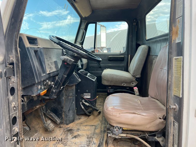 image for item DN3100 1995 International 4900  fuel / lube truck