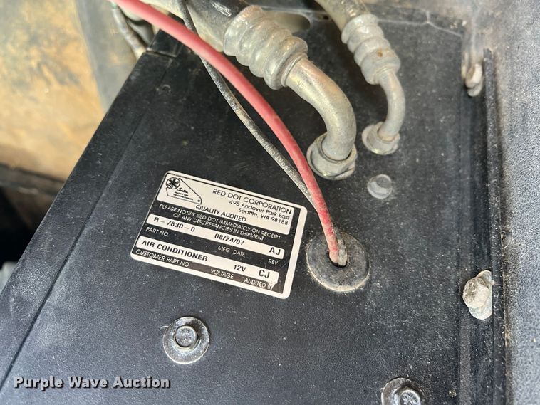 image for item DN3100 1995 International 4900  fuel / lube truck