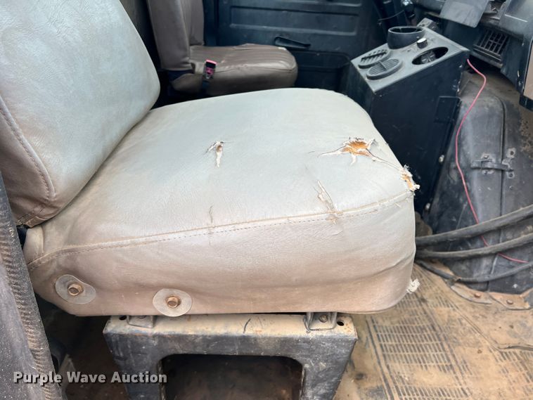 image for item DN3100 1995 International 4900  fuel / lube truck