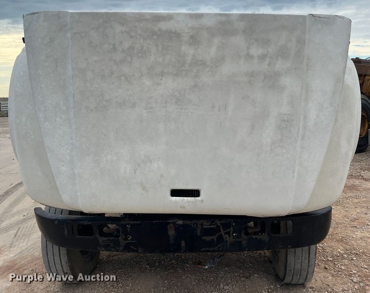 image for item DN3100 1995 International 4900  fuel / lube truck