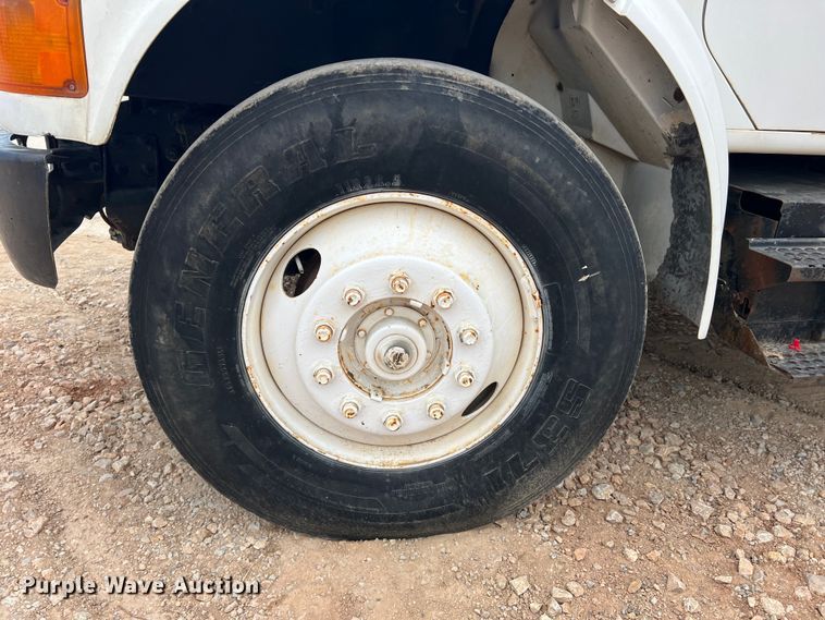 image for item DN3100 1995 International 4900  fuel / lube truck