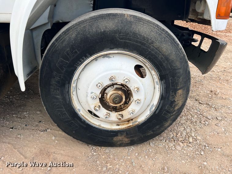 image for item DN3100 1995 International 4900  fuel / lube truck