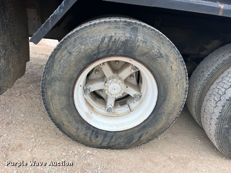 image for item DN3100 1995 International 4900  fuel / lube truck