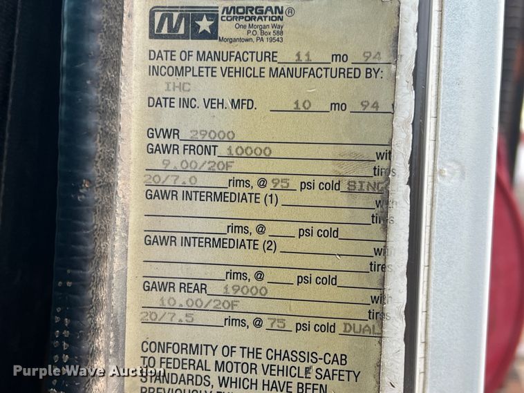 image for item DN3100 1995 International 4900  fuel / lube truck