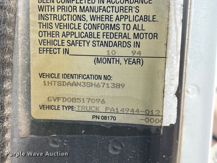 image for item DN3100 1995 International 4900  fuel / lube truck