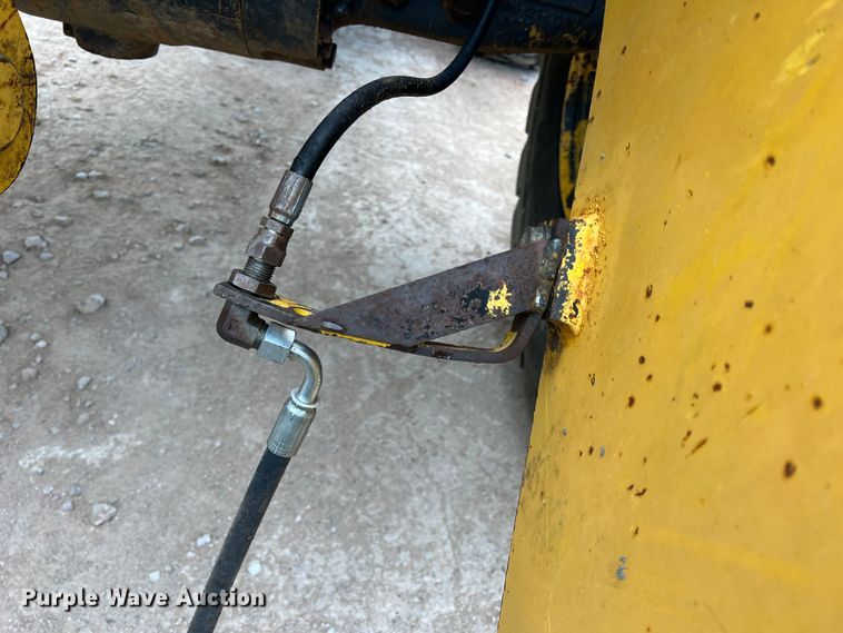 image for item DN3102 2005 Komatsu WA250-5  wheel loader