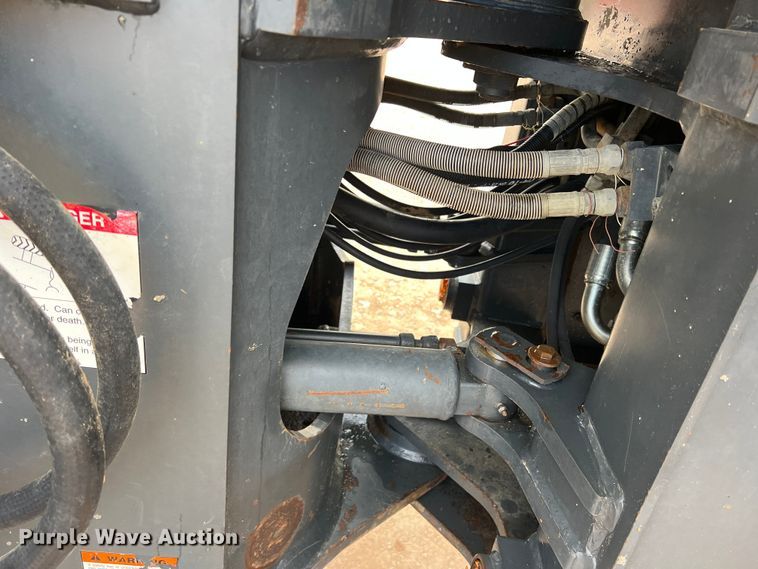 image for item DN3102 2005 Komatsu WA250-5  wheel loader