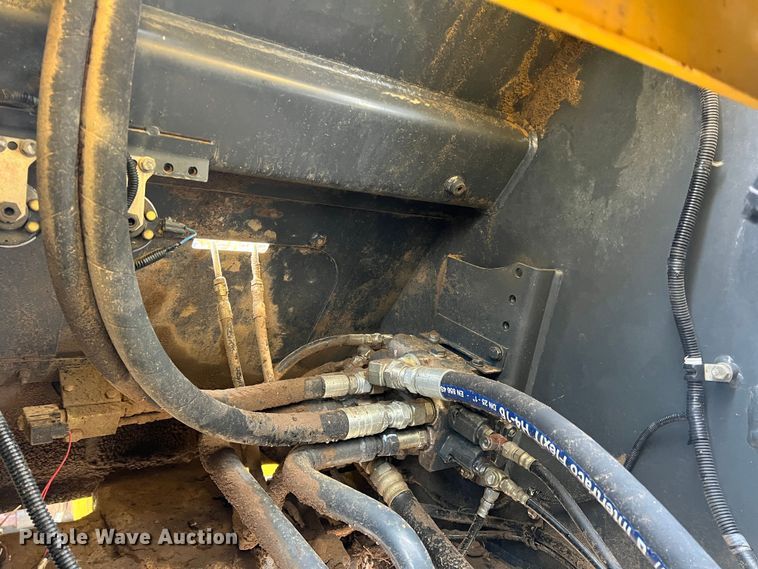 image for item DN3102 2005 Komatsu WA250-5  wheel loader