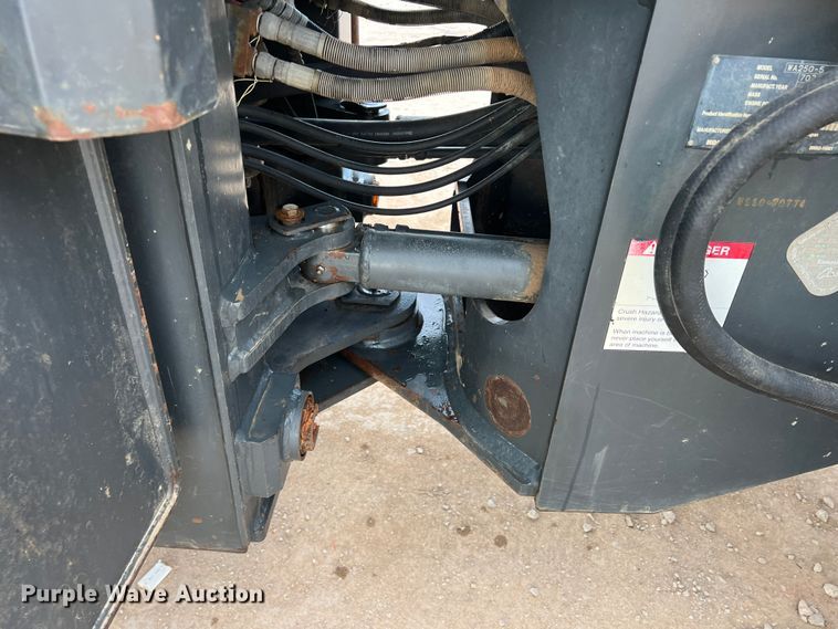 image for item DN3102 2005 Komatsu WA250-5  wheel loader