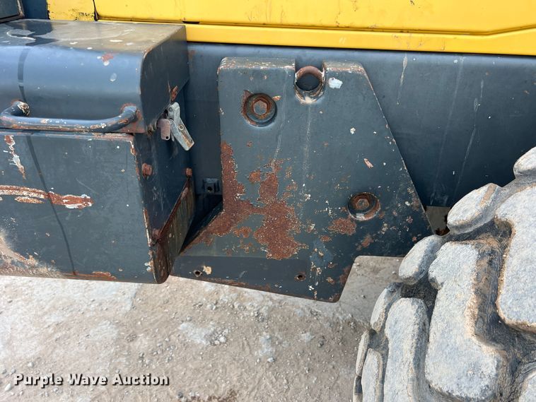 image for item DN3102 2005 Komatsu WA250-5  wheel loader