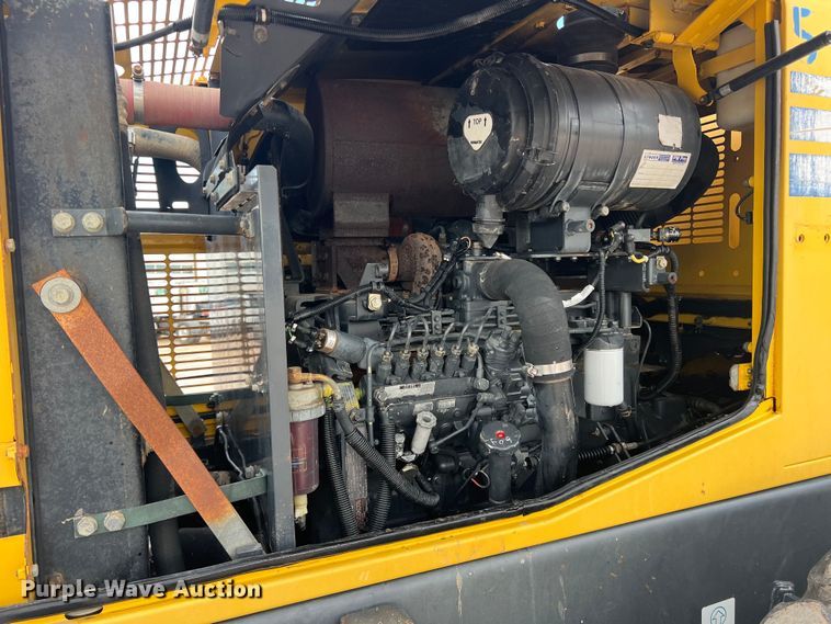 image for item DN3102 2005 Komatsu WA250-5  wheel loader