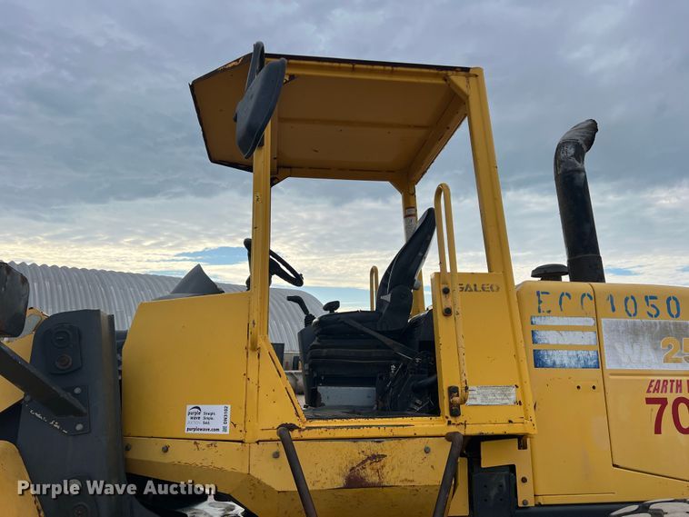 image for item DN3102 2005 Komatsu WA250-5  wheel loader
