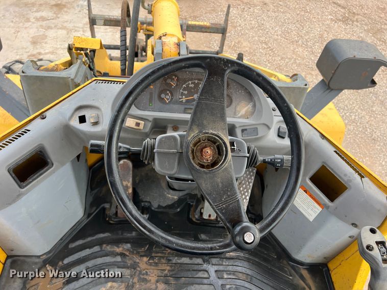 image for item DN3102 2005 Komatsu WA250-5  wheel loader