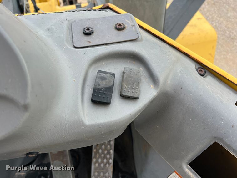 image for item DN3102 2005 Komatsu WA250-5  wheel loader