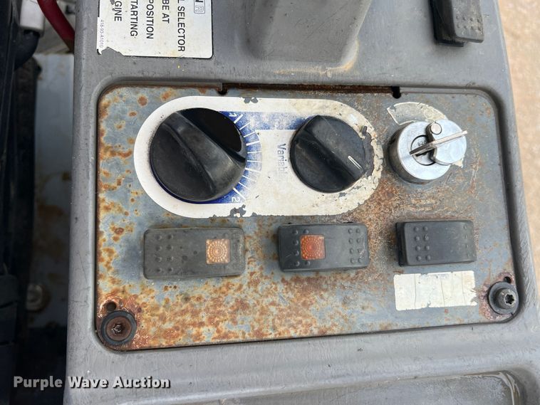 image for item DN3102 2005 Komatsu WA250-5  wheel loader