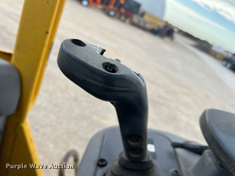 image for item DN3102 2005 Komatsu WA250-5  wheel loader