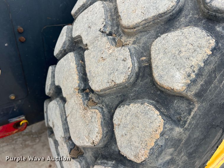 image for item DN3102 2005 Komatsu WA250-5  wheel loader