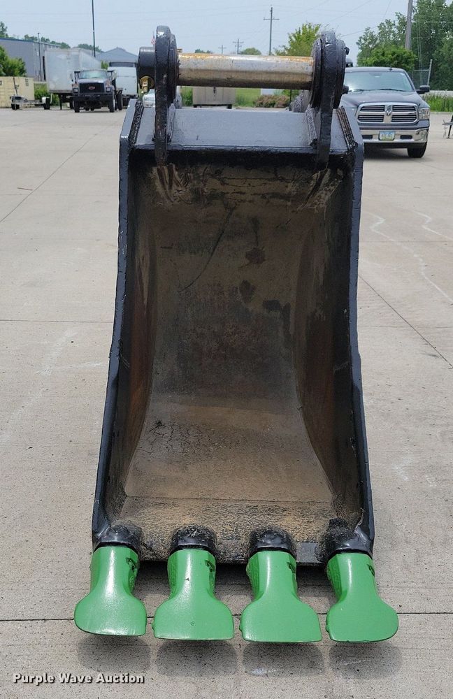 image for item DN3998 Martin  excavator bucket