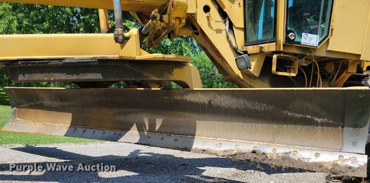 image for item DN3999 1988 John Deere 670B  motor grader