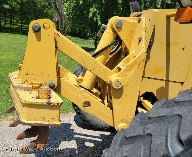 image for item DN3999 1988 John Deere 670B  motor grader