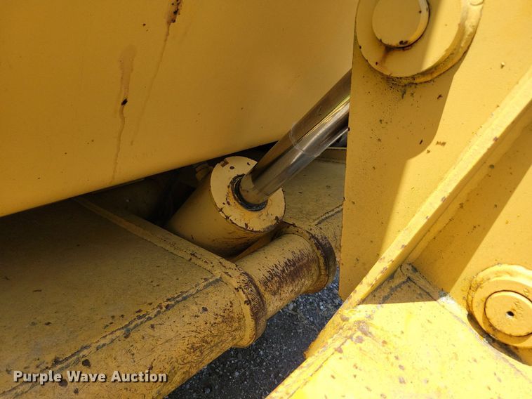 image for item DN3999 1988 John Deere 670B  motor grader