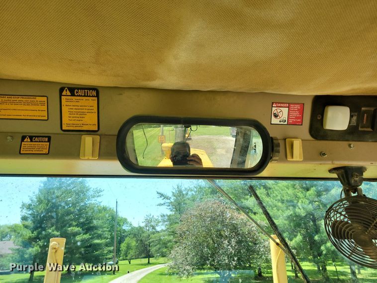 image for item DN3999 1988 John Deere 670B  motor grader