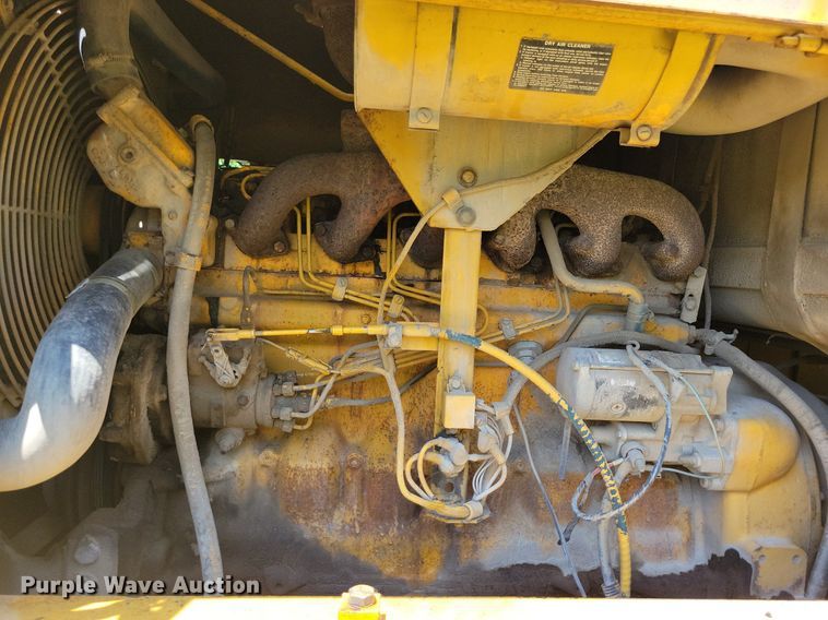 image for item DN3999 1988 John Deere 670B  motor grader