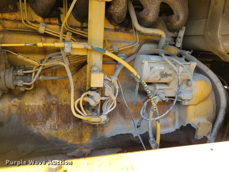 image for item DN3999 1988 John Deere 670B  motor grader