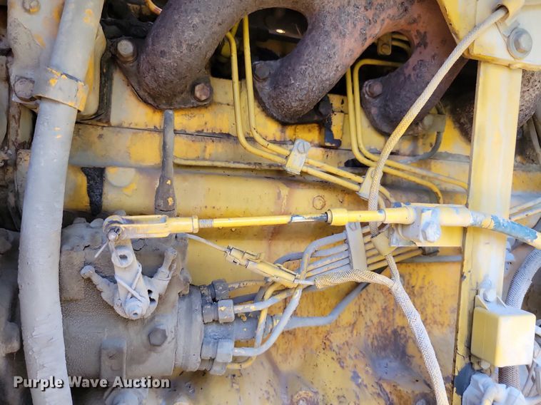 image for item DN3999 1988 John Deere 670B  motor grader