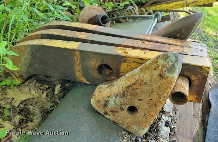 image for item DN3999 1988 John Deere 670B  motor grader