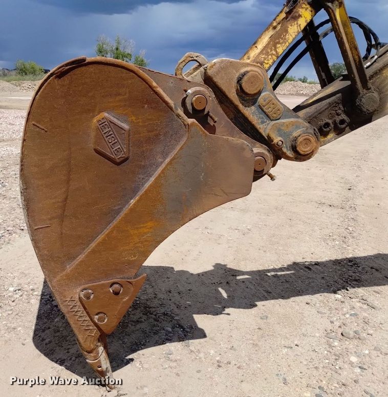 image for item DN6496 2010 Komatsu PC228USLC-8  excavator