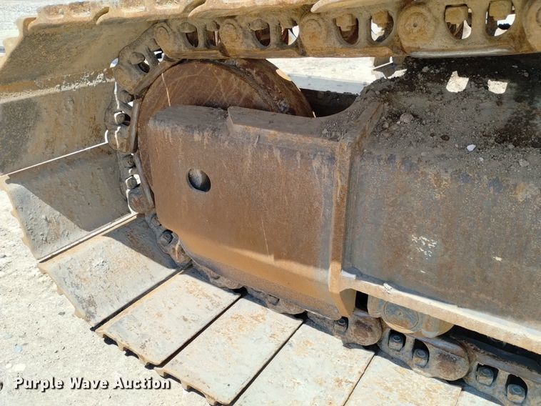 image for item DN6496 2010 Komatsu PC228USLC-8  excavator