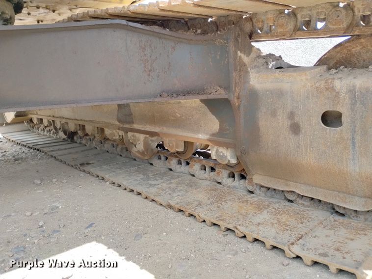 image for item DN6496 2010 Komatsu PC228USLC-8  excavator