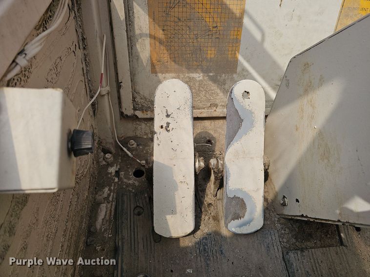 image for item DO2771 1976 Case Drott 1800CC  crane