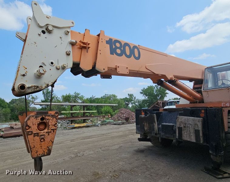 image for item DO2771 1976 Case Drott 1800CC  crane