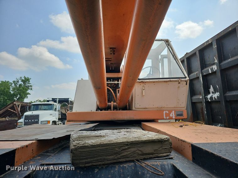 image for item DO2771 1976 Case Drott 1800CC  crane