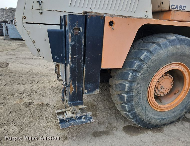 image for item DO2771 1976 Case Drott 1800CC  crane