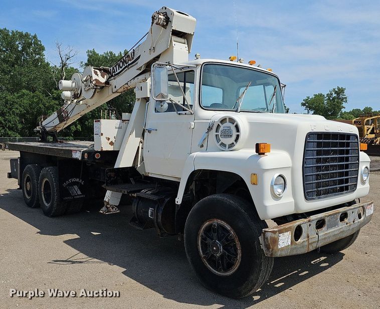 image for item DO2772 1982 Ford 8000  crane truck