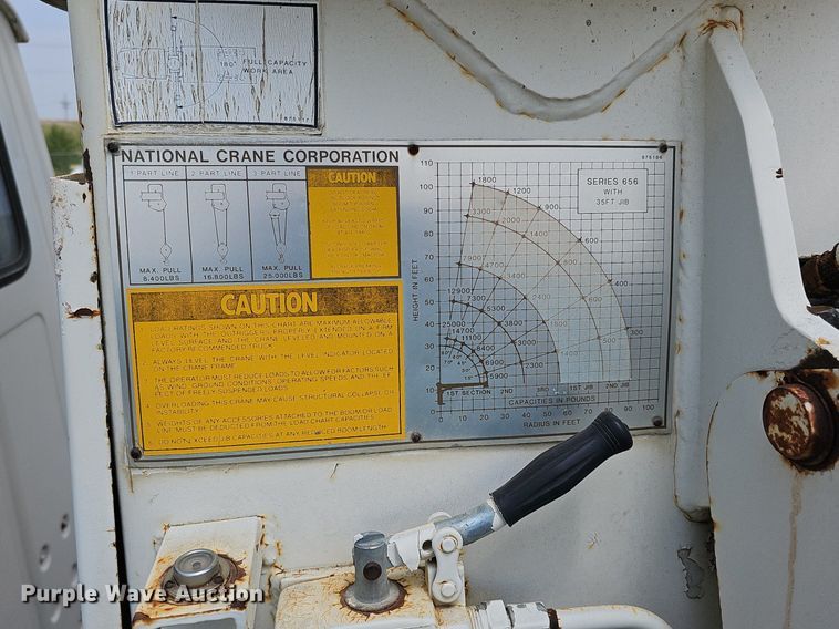 image for item DO2772 1982 Ford 8000  crane truck