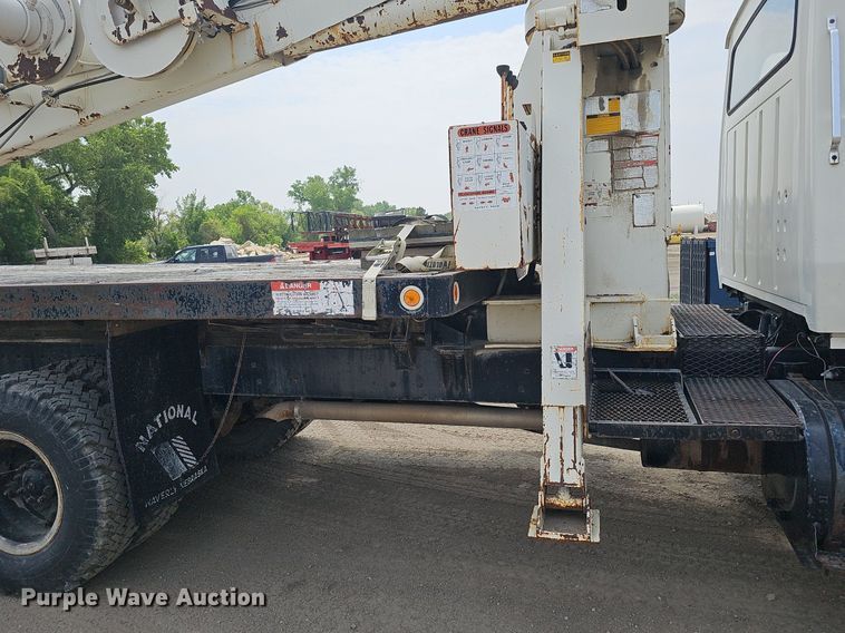 image for item DO2772 1982 Ford 8000  crane truck