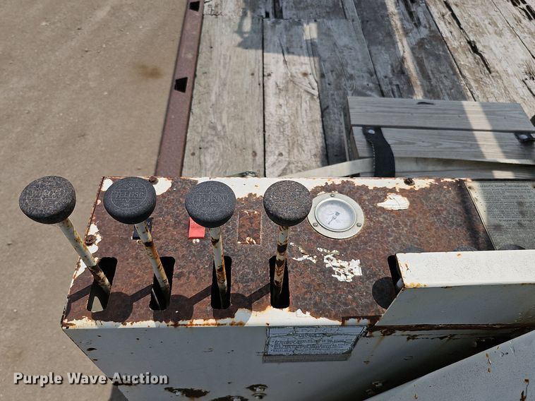 image for item DO2772 1982 Ford 8000  crane truck